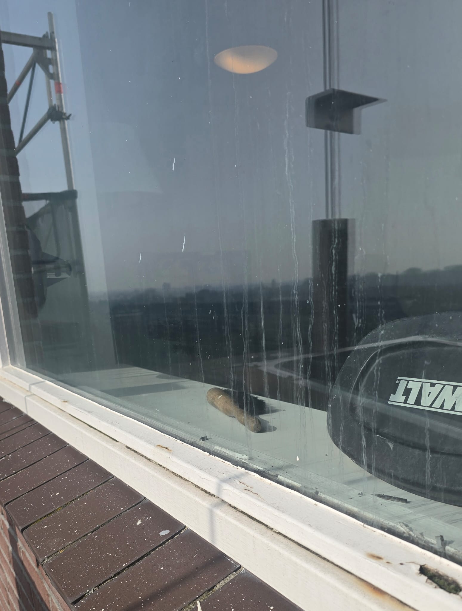 HR++ glaszetters aan het werk bij woning